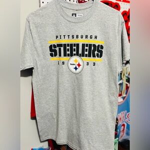 NWT Gray NFL Team Apparel Pittsburgh Steelers T-Shirt Mens Size Medium.